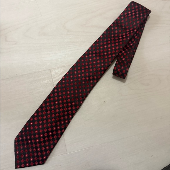 Signature Collection Red and Black Tie - Picture 4 of 4
